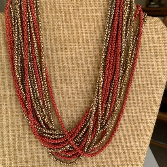 Waterfall necklace in salmon and gold. - Picture 2 of 5